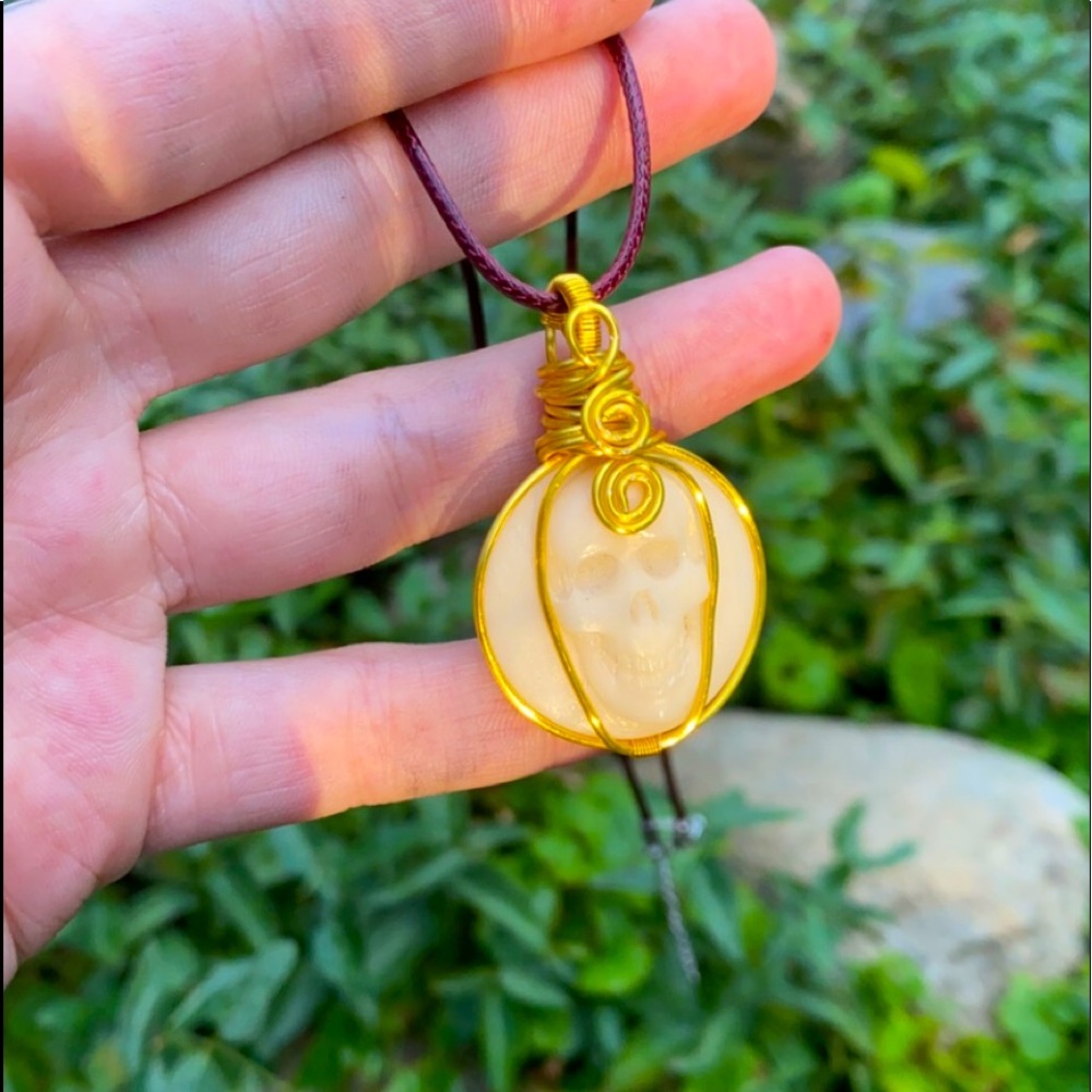 Skull necklace